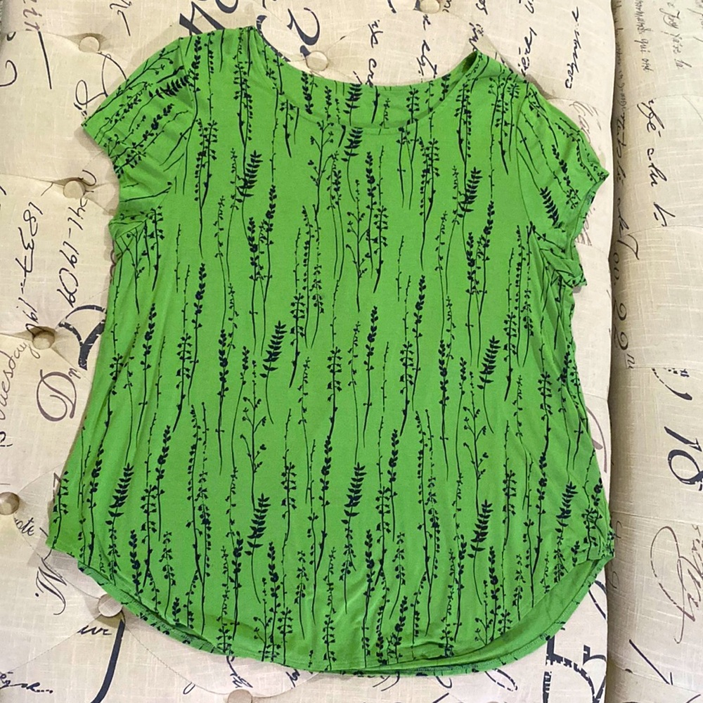 Macy’s brand emerald green shirt in XL